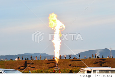 熱気球・バルーン 134040383