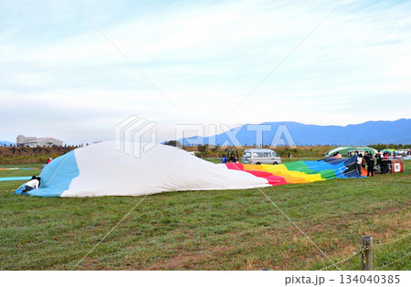 熱気球・バルーン 134040385