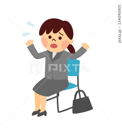 緊張して面接を受ける女性 134040905
