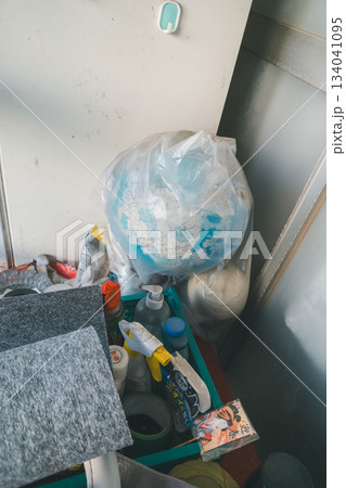 various various 134041095