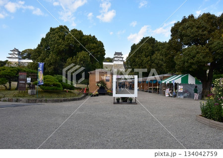 兵庫県 明石城(明石城公園)の巽櫓(たつみやぐら)と坤櫓(ひつじさるやぐら)と散策路 兵庫県 明石城(明石城公園)の巽櫓(たつみやぐら)と坤櫓(ひつじさるやぐら)と散策路 134042759