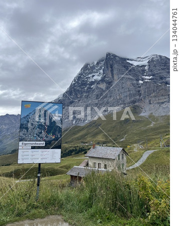 クライネ・シャイデックから見たアイガー北壁 クライネ・シャイデックから見たアイガー北壁 134044761