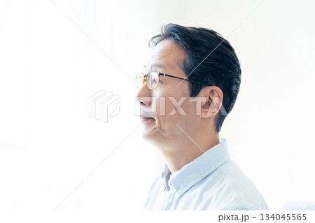 シミのある中高年男性 シミのある中高年男性 134045565