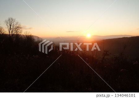 Golden Sunset Over Appalachian Mountain Ridges Golden Sunset Over Appalachian Mountain Ridges 134046101