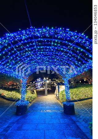 青いイルミネーション 134046853