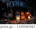 野営でランタン 134046982