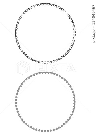 バレンタインやウェディングに使えるハート柄の装飾枠・ハートマークが連なった円形のフレームセット バレンタインやウェディングに使えるハート柄の装飾枠・ハートマークが連なった円形のフレームセット 134049467