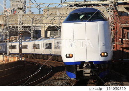 【JR西日本】271系＋281系 特急「はるか」（阪和線：美章園駅） 134050820