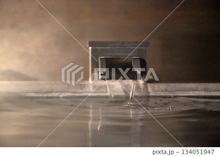 箱根湯本温泉源泉かけ流しの湯　神奈川県箱根湯本 134051947