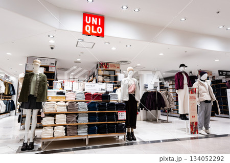 ユニクロ ルミネ立川店　東京都立川市曙町 134052292