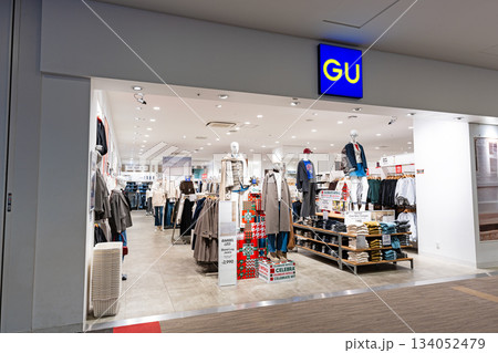 GU（ジーユー）ららぽーと立川立飛店　東京都立川市泉町 134052479
