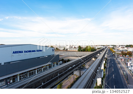 多摩モノレールの立飛駅ホームから北側を眺める　東京都立川市泉町 134052527