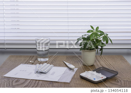 病院で処方された内服薬 134054118