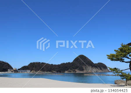 青空と海と 134054425