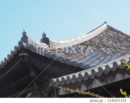 奈良県　元興寺　日本最初の瓦　　11月 134055191