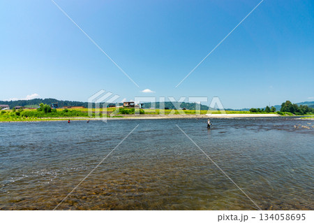 魚野川の堀之内やな場　新潟県魚沼市根小屋 134058695