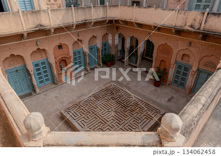 India, courtyard of a haveli converted into a hotel in Mandawa. India, courtyard of a haveli converted into a hotel in Mandawa. 134062458