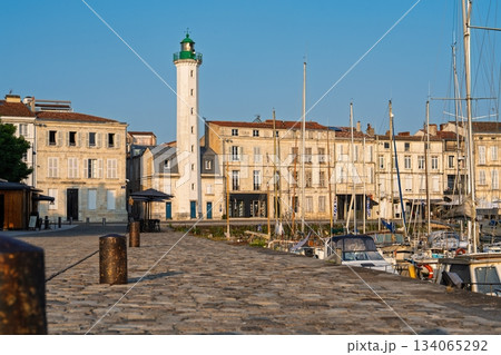 Picturesque La Rochelle Lighthouse and Harbor Buildings on a Sunny Day in Nouvelle-Aquitaine 134065292