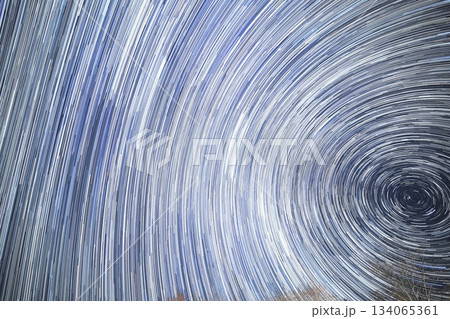 北の星の軌跡 134065361