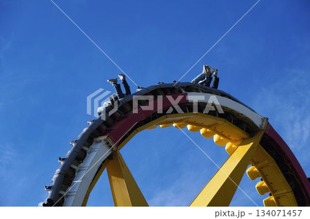 無重力を楽しむ 無重力を楽しむ 134071457