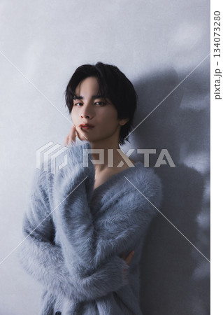 若い男性のポートレート　 134073280