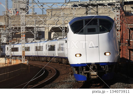 【JR西日本】281系 特急「はるか」（阪和線：美章園駅） 134073911