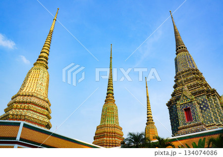 タイの歴史的で伝統的な建物の尖った部分 タイの歴史的で伝統的な建物の尖った部分 134074086