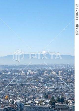 都内三軒茶屋から西方面を望む都市景観 134074176