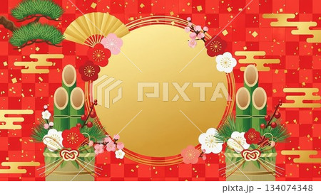 赤い和柄背景に門松と装飾を配置した正月フレームデザイン 134074348