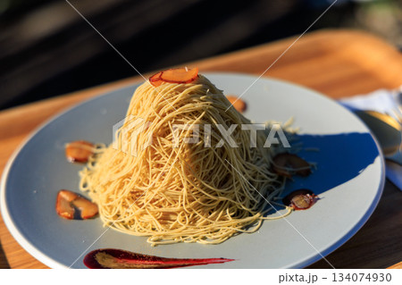 岐阜県八百津 金糸のように繊細な栗ペーストの生モンブランケーキ 岐阜県八百津 金糸のように繊細な栗ペーストの生モンブランケーキ 134074930