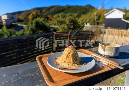 岐阜県八百津　金糸のように繊細な栗ペーストの生モンブランケーキ 134075143