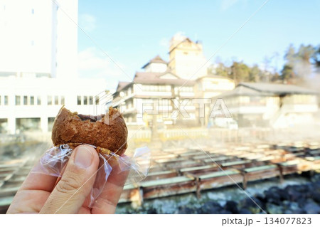 群馬県 草津 温泉まんじゅう食べ歩き 群馬県 草津 温泉まんじゅう食べ歩き 134077823