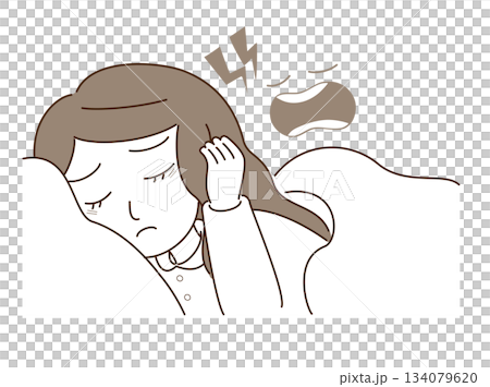 いびきが気になって眠れない女性 134079620