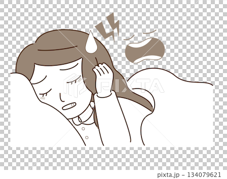 いびきが気になって眠れない女性 134079621