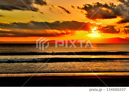 片瀬西浜鵠沼海水浴場からの夕景 片瀬西浜鵠沼海水浴場からの夕景 134080207
