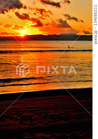 片瀬西浜鵠沼海水浴場からの夕景 片瀬西浜鵠沼海水浴場からの夕景 134080211