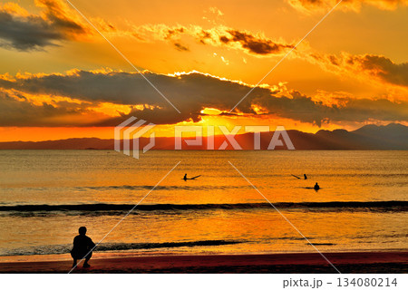 片瀬西浜鵠沼海水浴場からの夕景 片瀬西浜鵠沼海水浴場からの夕景 134080214