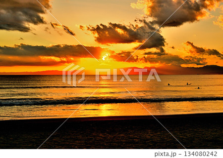 片瀬西浜鵠沼海水浴場からの夕景 134080242