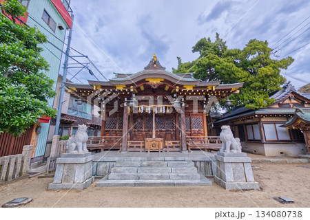 家島・宮浦神社の拝殿　漁師町に佇む木造神社（兵庫県） 134080738