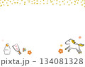 鏡餅と羽子板と馬の年賀状テンプレート（和風・午年） 134081328