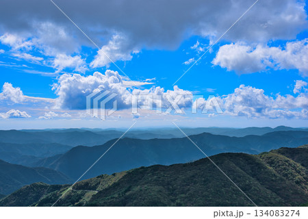 四国カルストから眺める四国の山々 四国カルストから眺める四国の山々 134083274