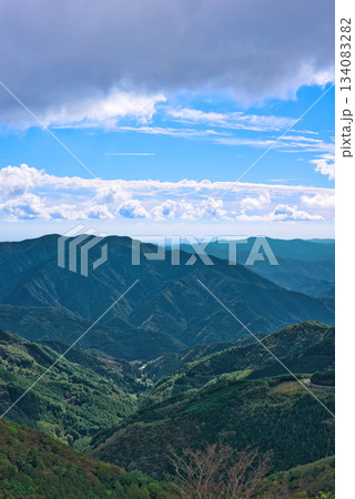 四国カルストから眺める四国の山々 四国カルストから眺める四国の山々 134083282