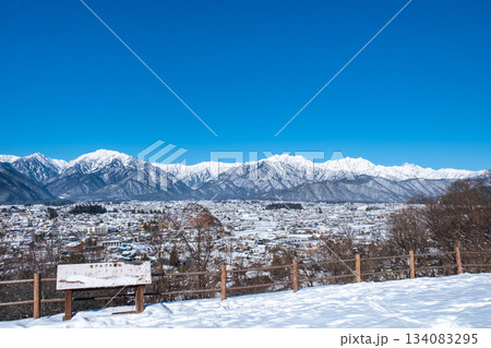 大町公園から北アルプスの眺め（冬） 134083295