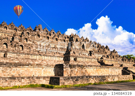 ボロブドゥール遺跡の美しい景観 ボロブドゥール遺跡の美しい景観 134084319