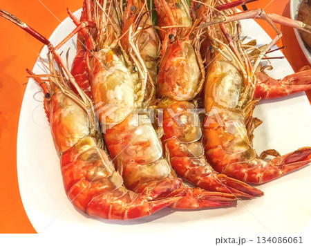 Grilled giant river prawns 134086061