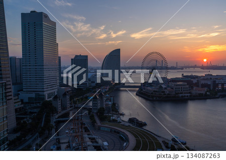 《神奈川県》横浜ベイエリアの夜明け 134087263