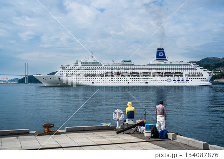 長崎港客船入港(Piano Land)松ヶ枝埠頭着岸中【長崎市】 長崎港客船入港(Piano Land)松ヶ枝埠頭着岸中【長崎市】 134087876
