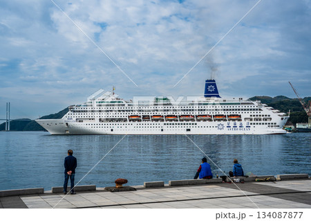 長崎港客船入港（Piano Land）松ヶ枝埠頭着岸中【長崎市】 134087877