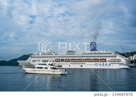 長崎港客船入港(Piano Land)松ヶ枝埠頭着岸中【長崎市】 長崎港客船入港(Piano Land)松ヶ枝埠頭着岸中【長崎市】 134087878