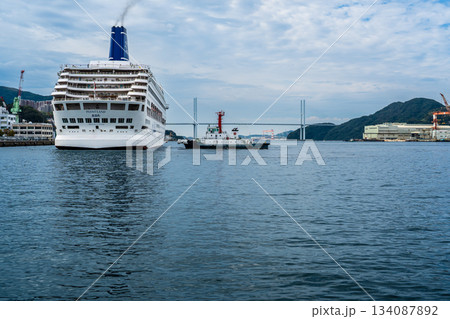 長崎港客船入港（Piano Land）松ヶ枝埠頭着岸中【長崎市】 134087892